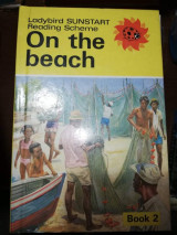 Ladybird Sunstart Reading Scheme On the Beach book 2